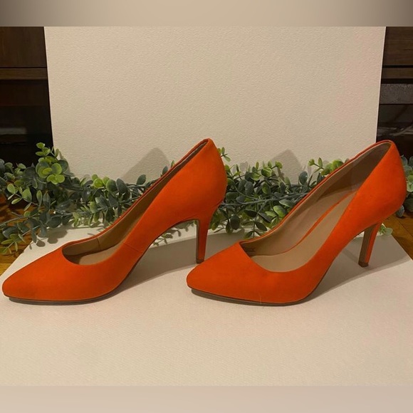 I.N.C. bright orange pumps- add a pop of color to your closet - Picture 6 of 6